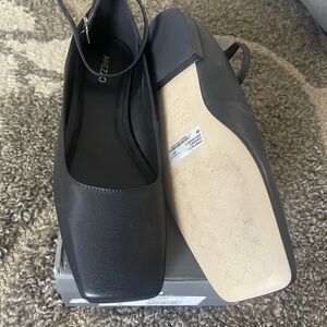 ARREZO black flats